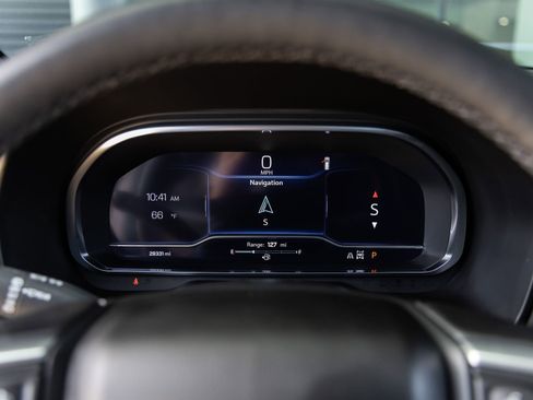 Used 2023 Chevrolet Tahoe Z71 w/ Luxury Package image 26