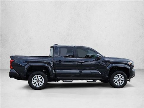 Used 2025 Toyota Tacoma SR5 AWD/4WD image 4