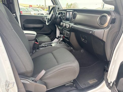 Used 2021 Jeep Wrangler Sport w/ Sun And Sound Package image 17