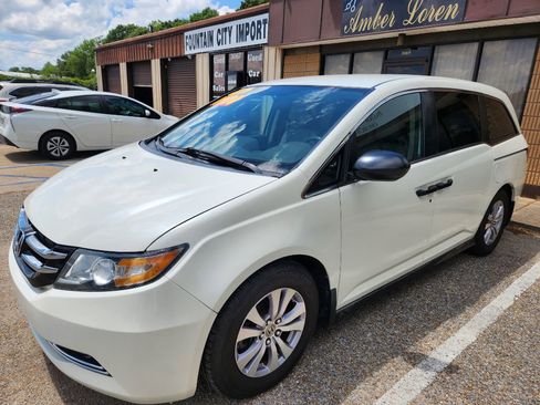 Used 2015 Honda Odyssey LX image 1