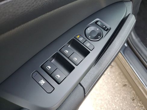 New 2026 Kia Sportage EX w/ EX Panoramic Sunroof Package image 22