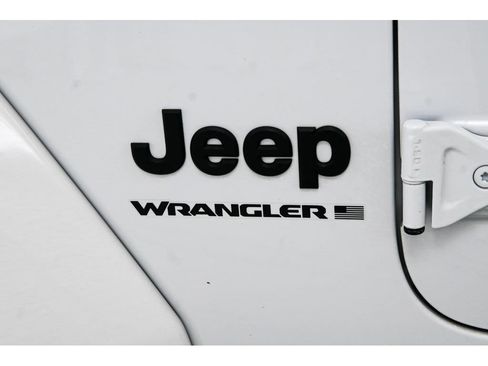Used 2023 Jeep Wrangler Unlimited Sahara image 14