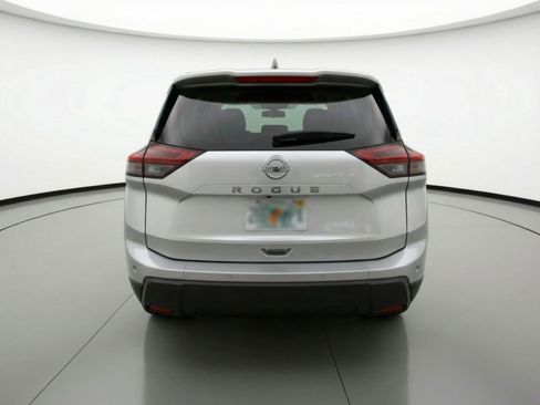 Used 2025 Nissan Rogue SV FWD image 7