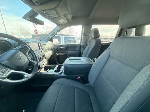 Used 2022 Chevrolet Silverado 1500 LT Trail Boss w/ LPO, Dark Essentials Package AWD/4WD image 9