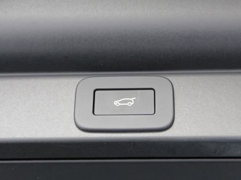 New 2026 Land Rover Range Rover SE image 22