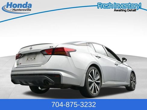 Used 2020 Nissan Altima 2.5 SR w/ Premium Package FWD image 26