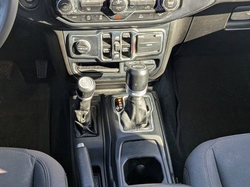 Used 2022 Jeep Wrangler Unlimited Sport AWD/4WD image 19