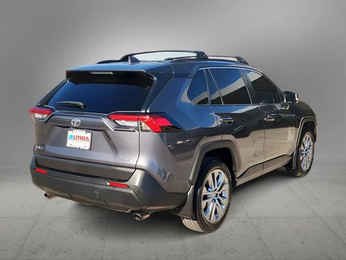 Used 2023 Toyota RAV4 XLE Premium image 8