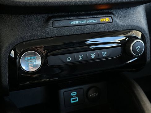 Used 2023 Ford Escape SE image 18