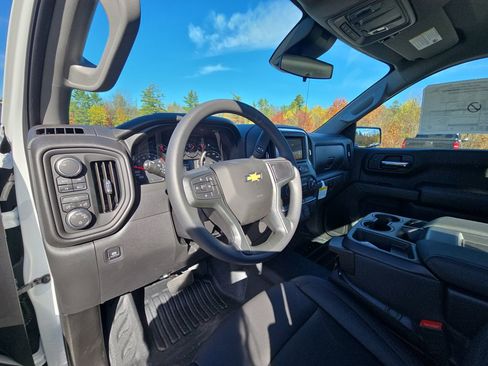 New 2026 Chevrolet Silverado 1500 W/T image 43