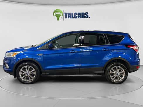 Used 2017 Ford Escape SE AWD/4WD image 2