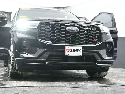 Used 2025 Ford Explorer ST image 51