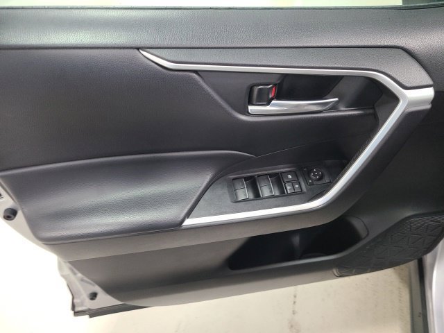 Certified 2022 Toyota RAV4 XLE Premium AWD/4WD image 21