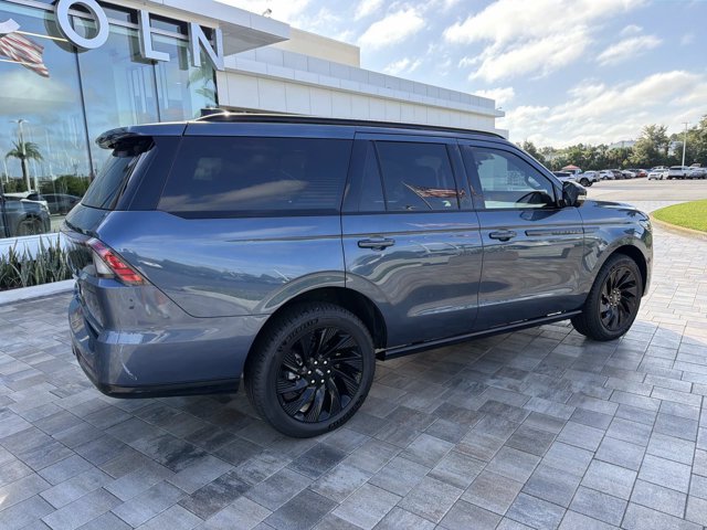New 2027 Lincoln Navigator Reserve w/ Jet Appearance Package AWD/4WD image 2