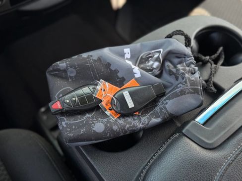 Used 2019 RAM 1500 Warlock AWD/4WD image 4