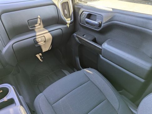 Used 2021 Chevrolet Silverado 1500 LT image 18