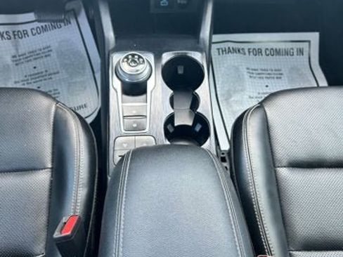 Used 2022 Ford Escape SEL FWD image 9