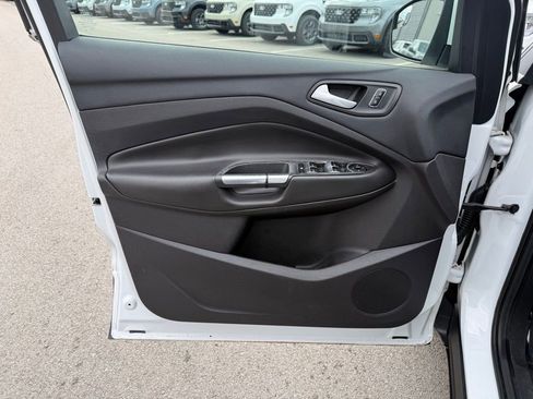 Used 2016 Ford Escape SE w/ Equipment Group 201A image 5