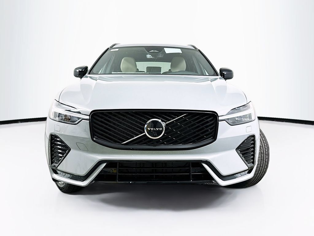 Used 2026 Volvo XC60 B5 Plus w/ Protection Package Premier AWD/4WD image 5