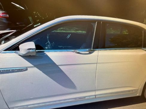Used 2019 Lincoln Continental Reserve FWD image 4