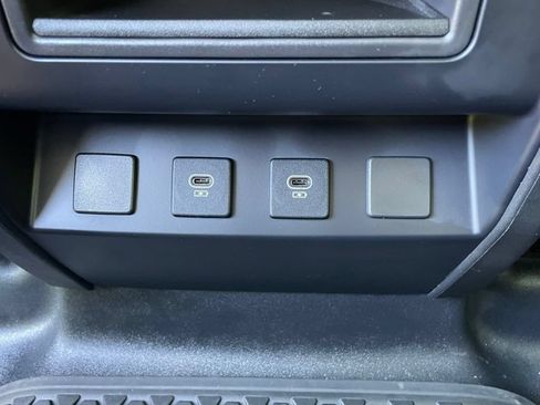 Used 2023 Land Rover Defender 110 S AWD/4WD image 22