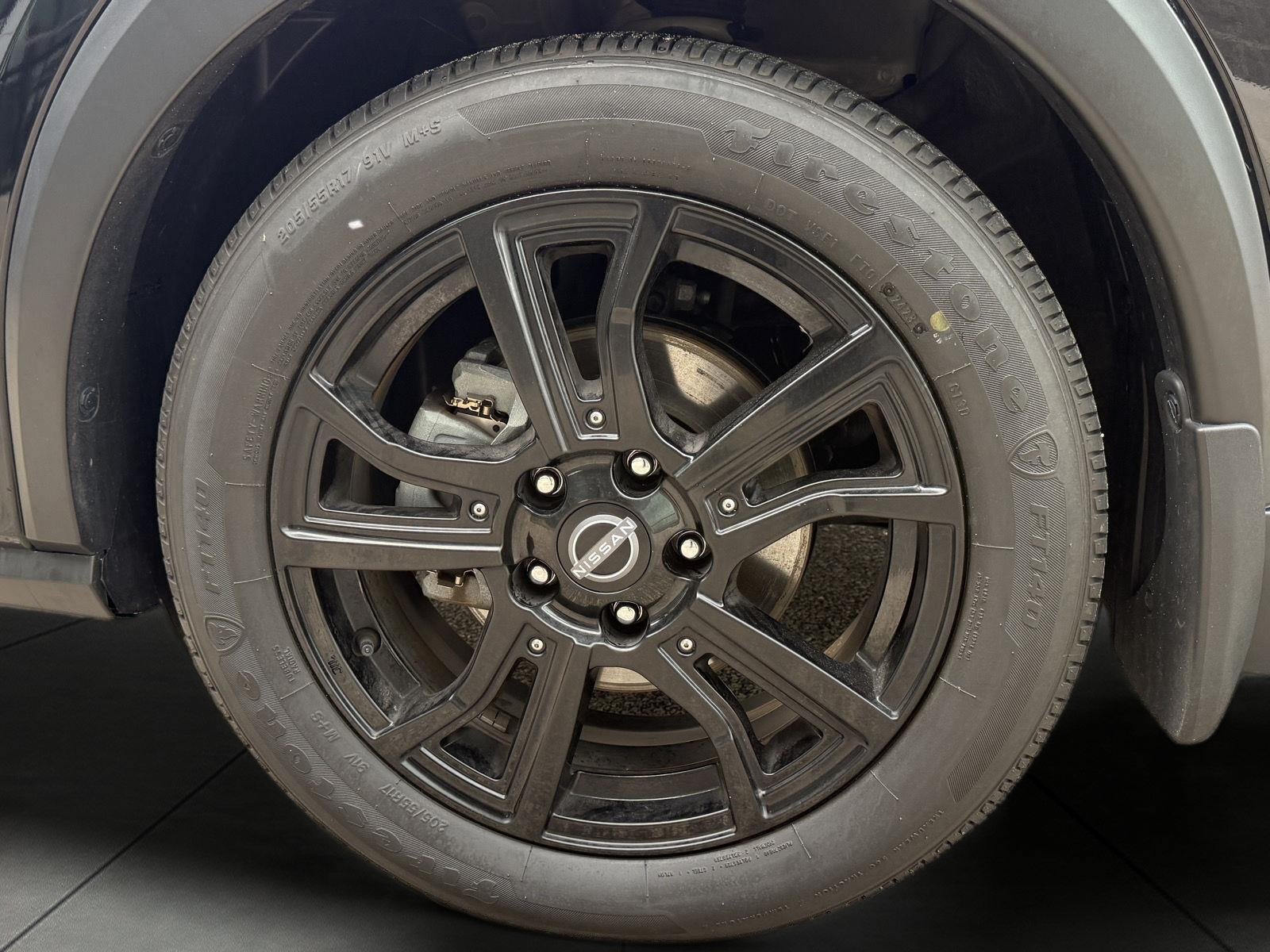 Used 2023 Nissan Kicks SR w/ SR Premium Package FWD image 7
