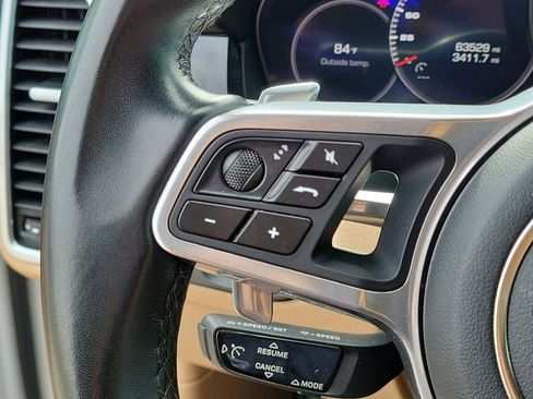 Used 2020 Porsche Cayenne AWD/4WD image 30