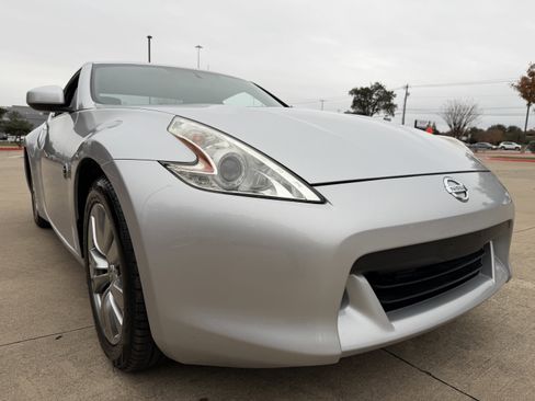 Used 2011 Nissan 370Z Coupe image 1
