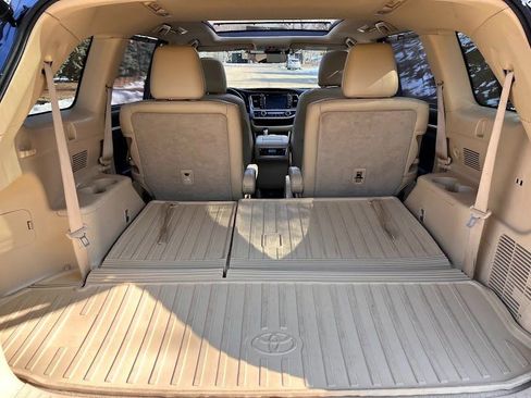 Used 2019 Toyota Highlander Limited Platinum image 48