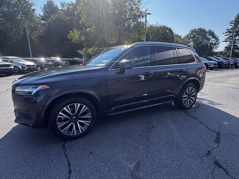 Used 2022 Volvo XC90 T5 Momentum w/ Climate Package AWD/4WD image 3