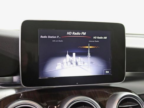 Used 2017 Mercedes-Benz GLC 300 4MATIC image 20