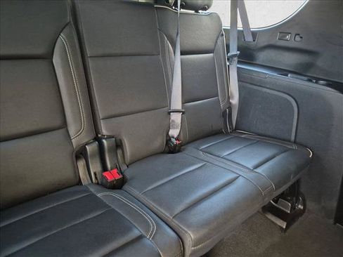Used 2023 Chevrolet Suburban Premier AWD/4WD image 20