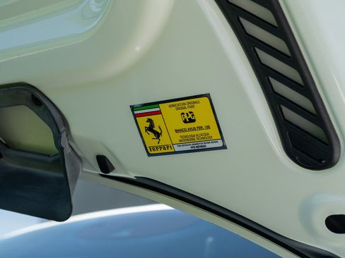 Used 2022 Ferrari F8 Tributo RWD image 27