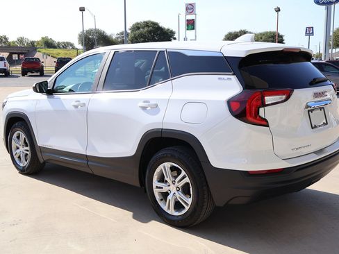 Used 2024 GMC Terrain SLE FWD image 9