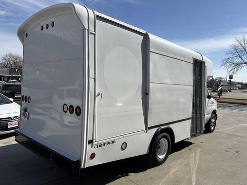 Used 2006 Ford E-450 and Econoline 450 image 6