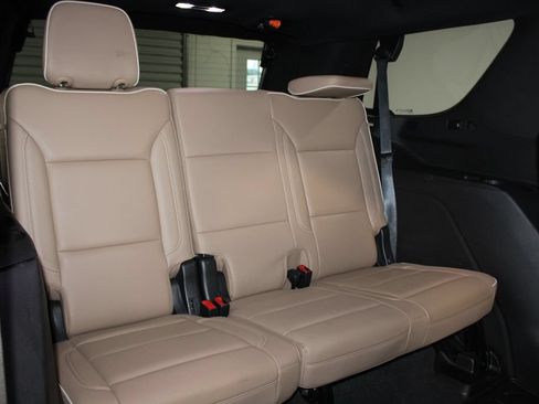 Used 2021 Chevrolet Tahoe Premier w/ Premium Package AWD/4WD image 31