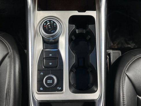 Used 2022 Ford Explorer XLT w/ Equipment Group 202A image 23