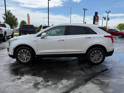 Used 2017 Cadillac XT5 Luxury w/ Driver Awareness Package FWD image 4