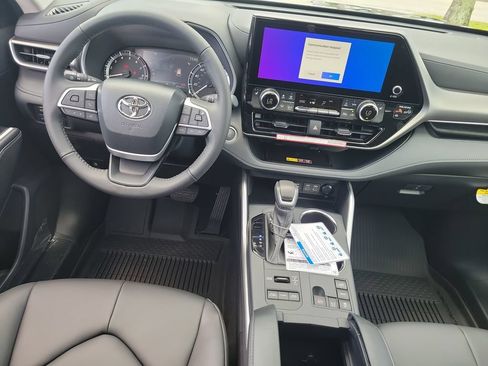 New 2026 Toyota Highlander XLE AWD/4WD image 26