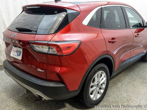 Certified 2020 Ford Escape SE image 8