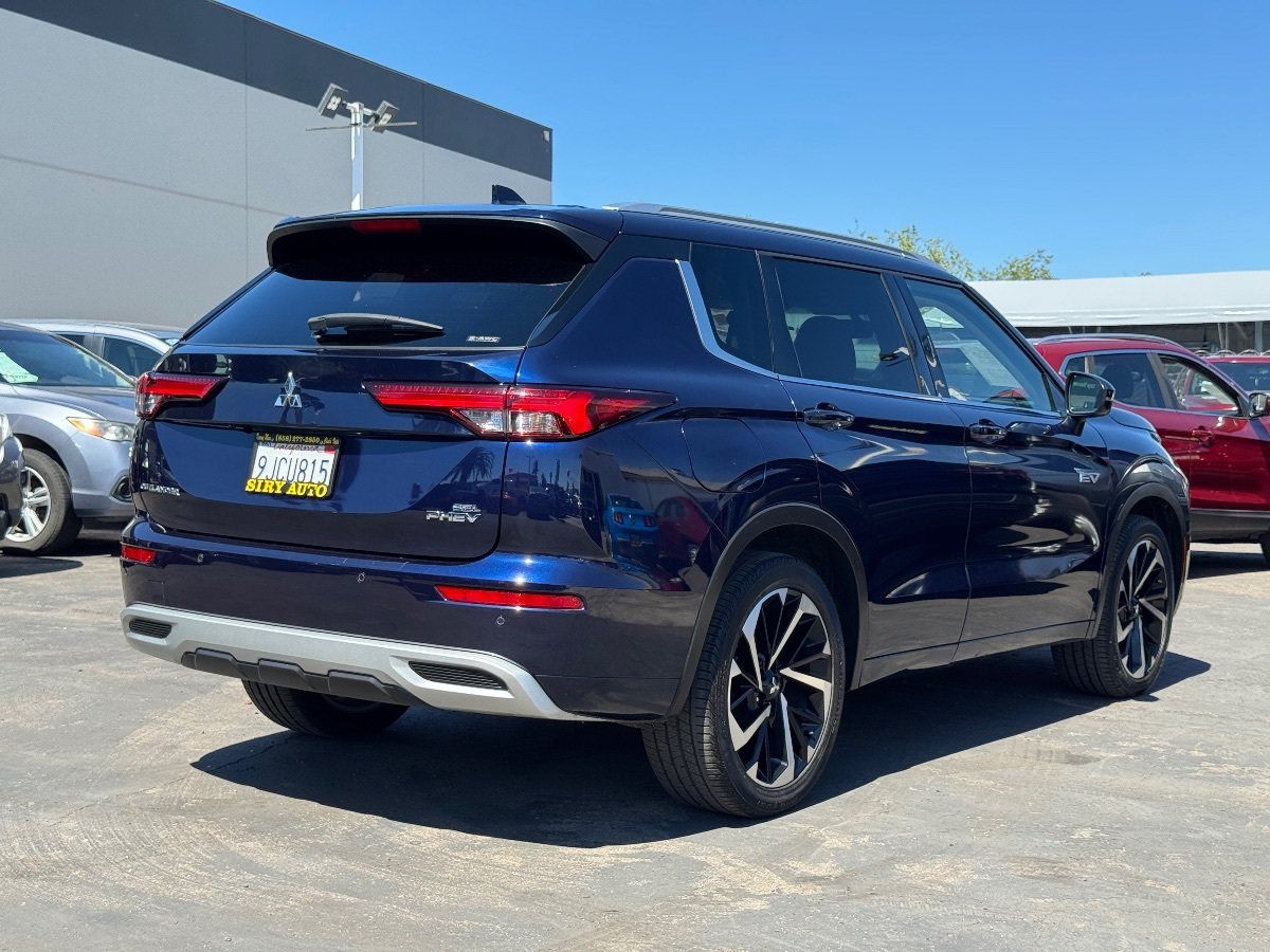 Used 2023 Mitsubishi Outlander SEL AWD/4WD image 14