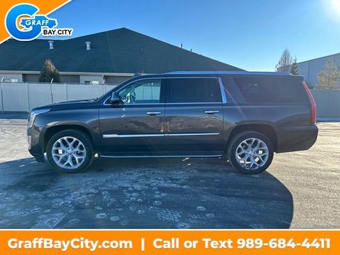 Used 2017 Cadillac Escalade ESV Luxury image 2