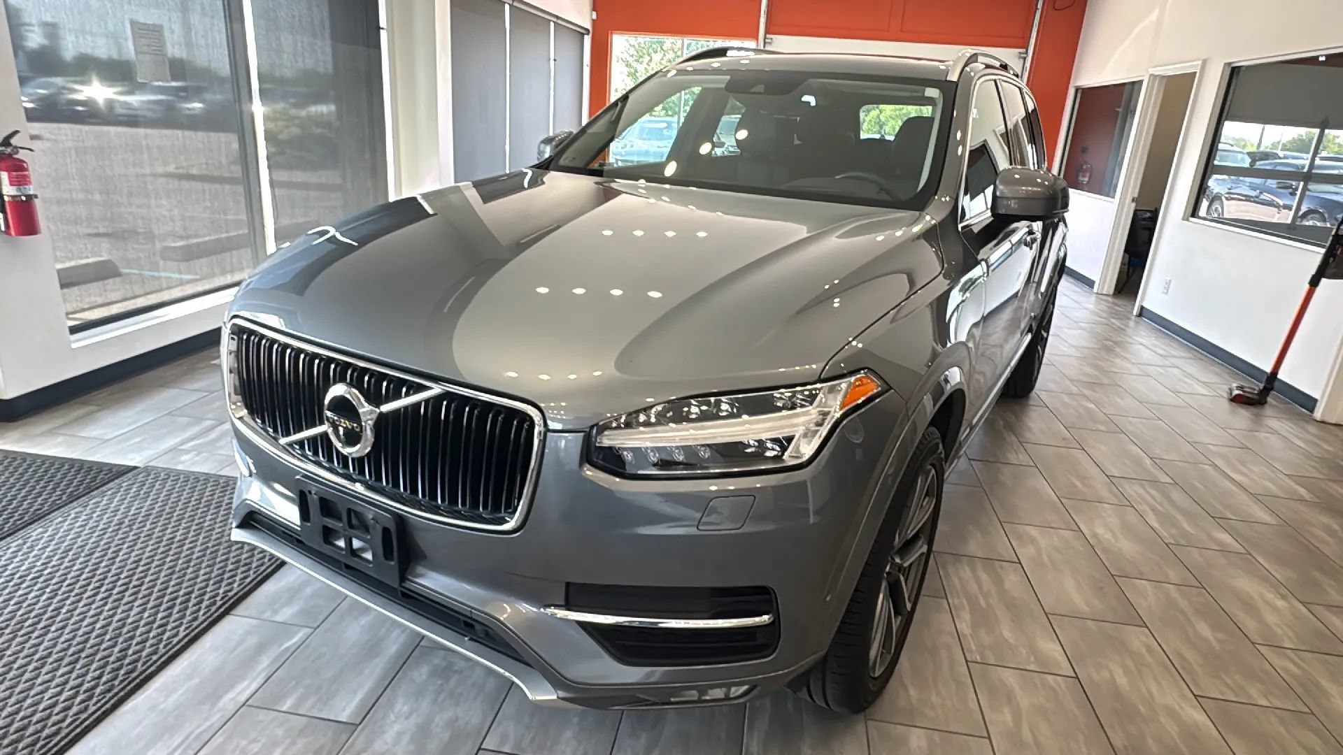 Used 2017 Volvo XC90 T6 Momentum w/ Vision Package AWD/4WD image 8