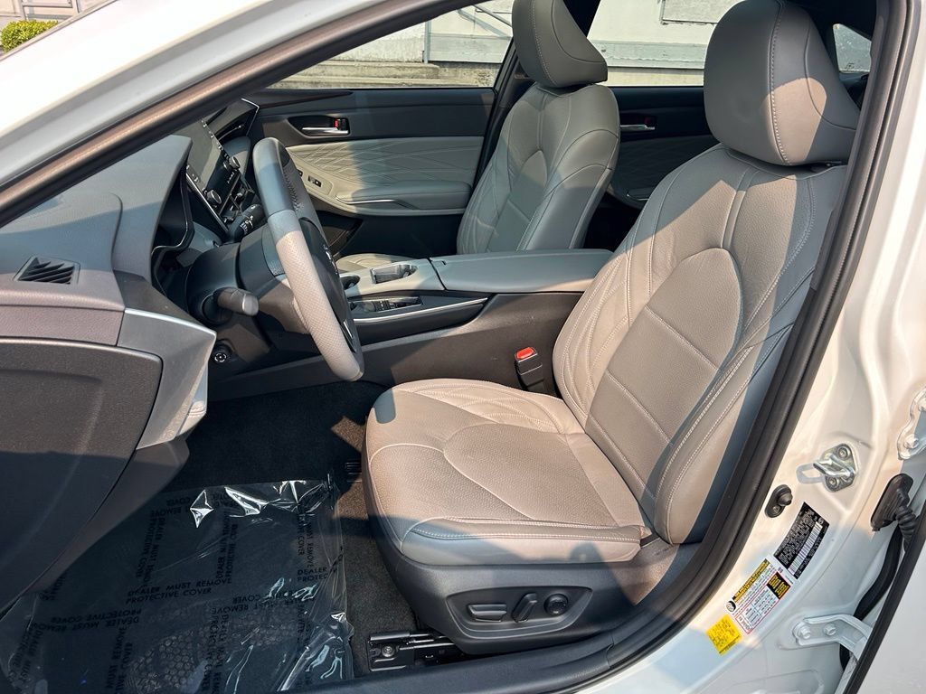 Used 2021 Toyota Avalon Limited w/ Advanced Safety Package FWD image 10