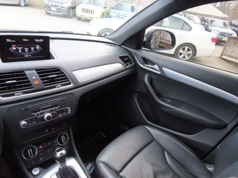 Used 2018 Audi Q3 2.0T Premium w/ Convenience Package image 25
