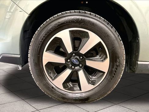 Used 2018 Subaru Forester 2.5i Premium w/ All-Weather Package AWD/4WD image 8