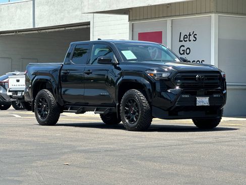 Used 2026 Toyota Tacoma SR5 AWD/4WD image 8
