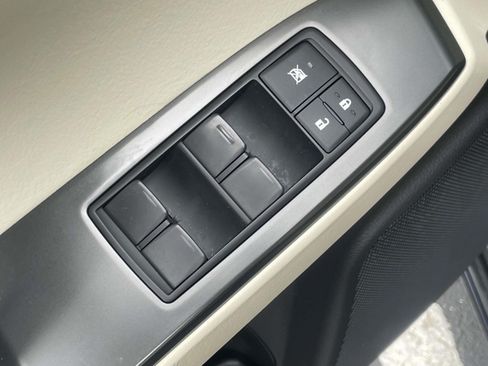 Used 2023 Lexus GX 460 Premium w/ Accessory Package AWD/4WD image 16