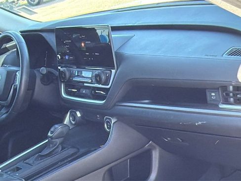 Used 2024 Toyota Grand Highlander XLE image 28