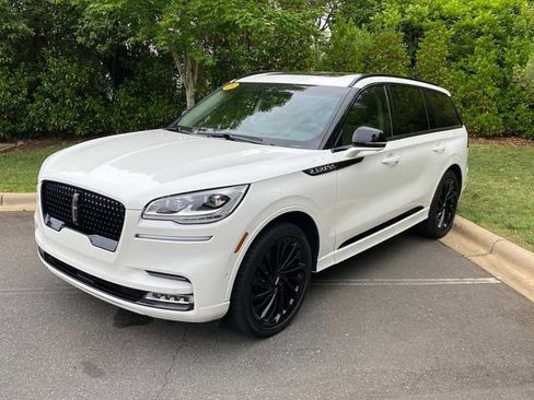 Certified 2023 Lincoln Aviator Reserve w/ Equipment Group 201A AWD/4WD image 3